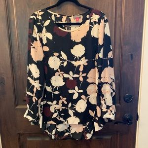 Vince Camuto high/low blouse